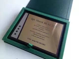 dyplom w zielonym etui